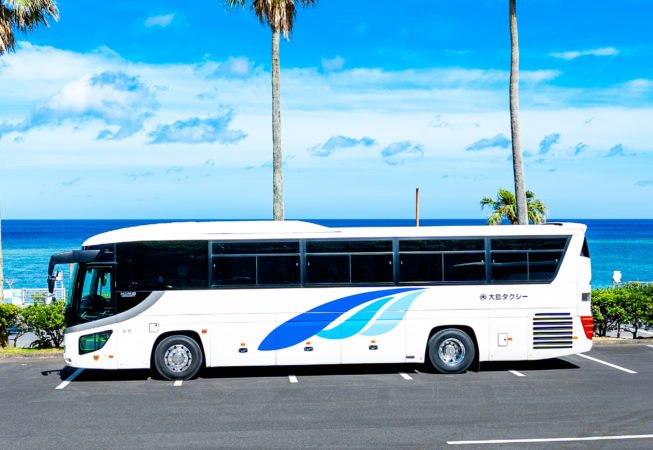 大島タクシー 奄美大島観光貸切バス 大型バスの写真